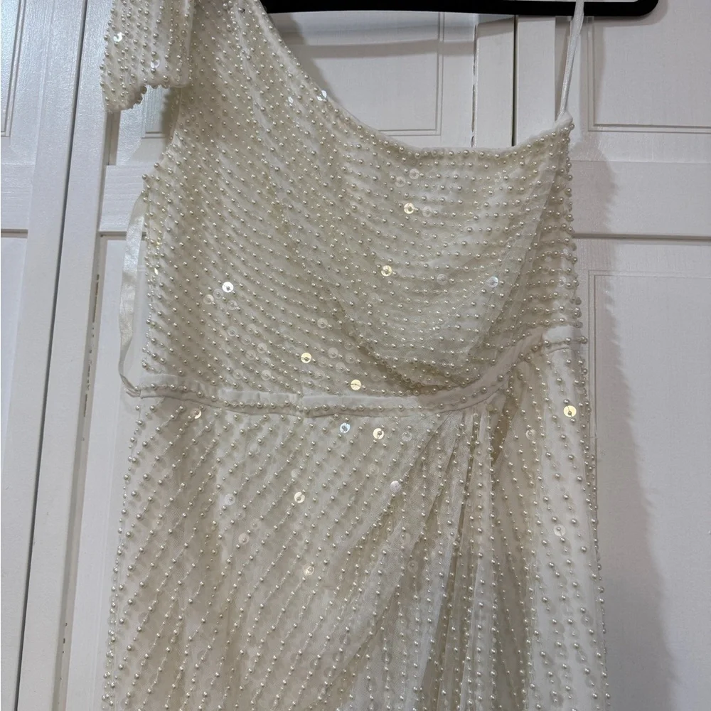 NWT | Mac Duggal 93735 White Pearl Soft Tie One Shoulder Gown Size 10
